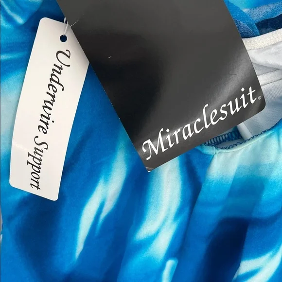 Miraclesuit Blue Tie-Dye Pool Water Pattern Style# 56229 Swimsuit Size 14 - Picture 14 of 17